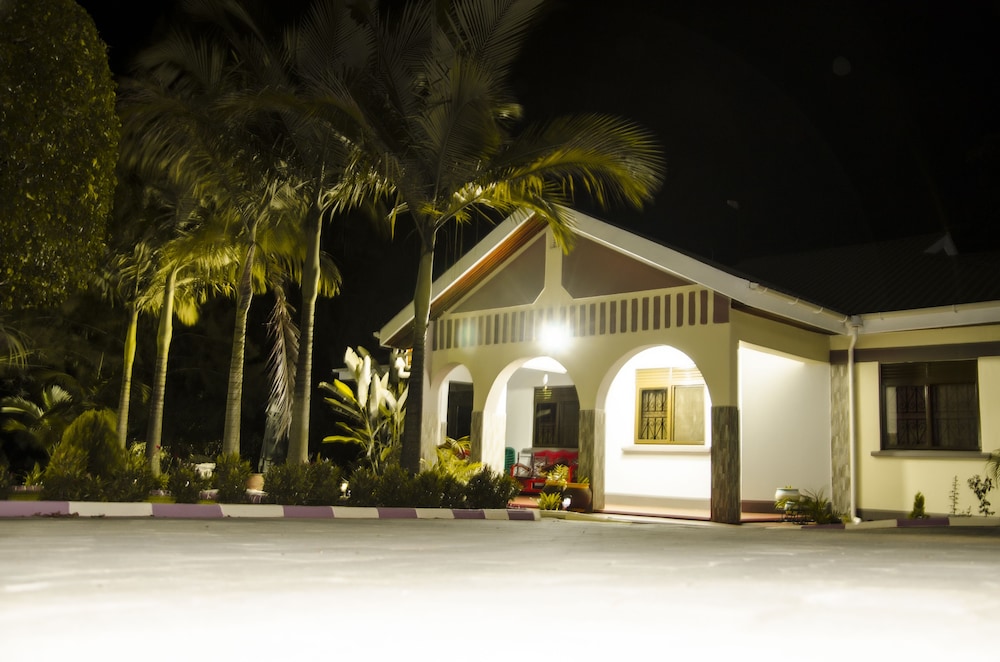 Sheevy's Bed N Breakfast 1/29