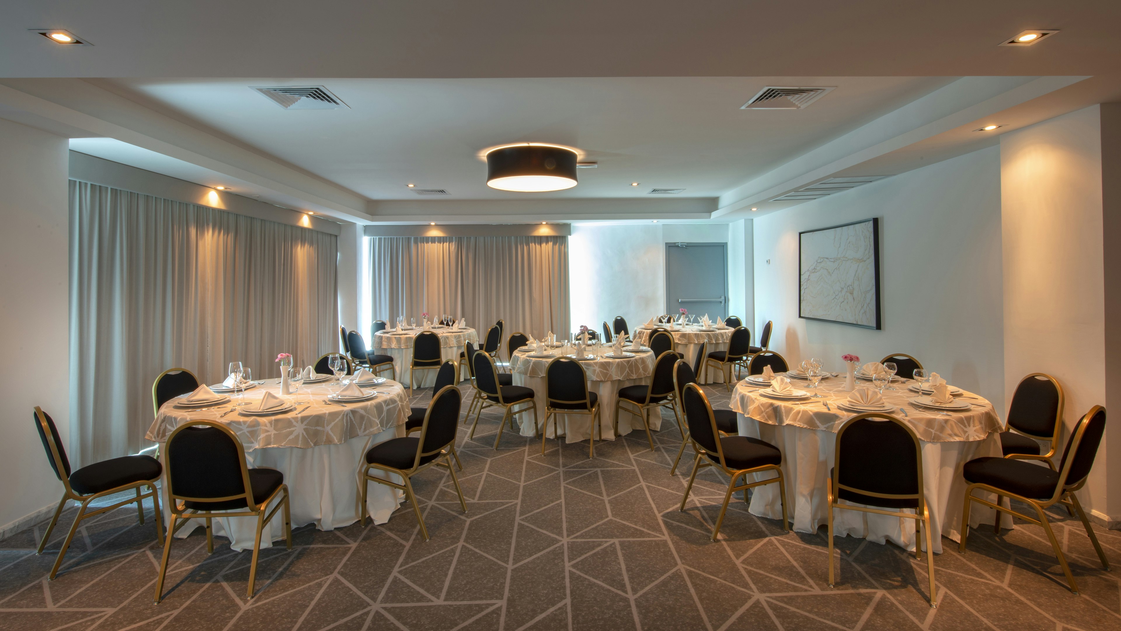 Holiday Inn and Suites Merida La Isla 27/34