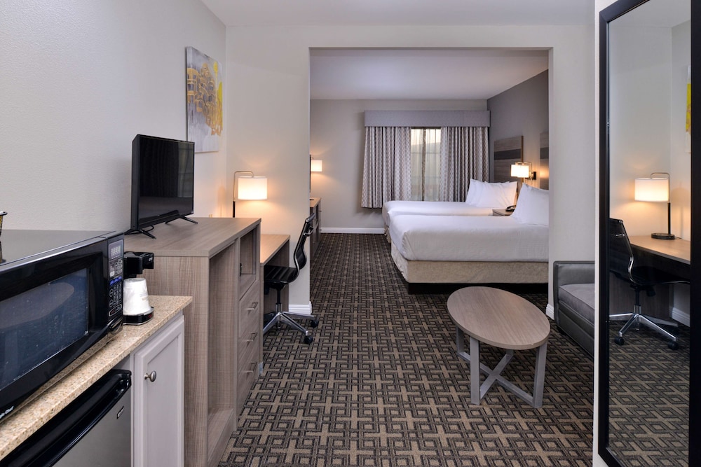 Best Western Kettleman City Inn & Suites 36/45