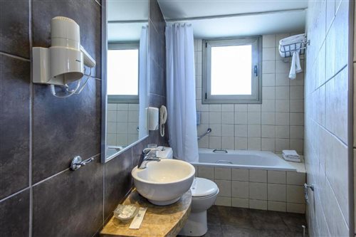 Room, Twin Beds