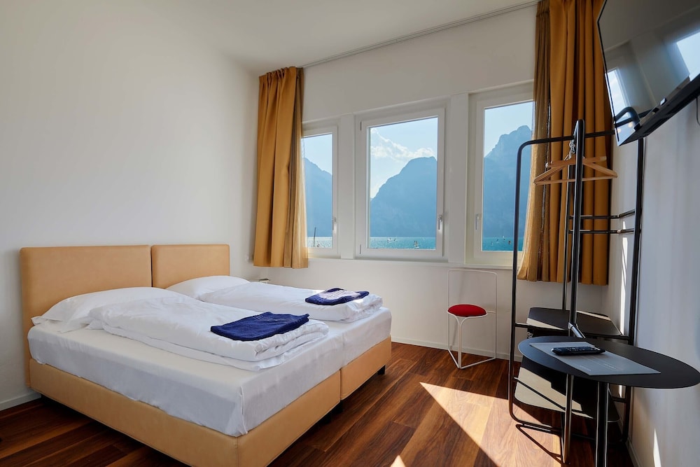 HOTEL PARADISO 33/59