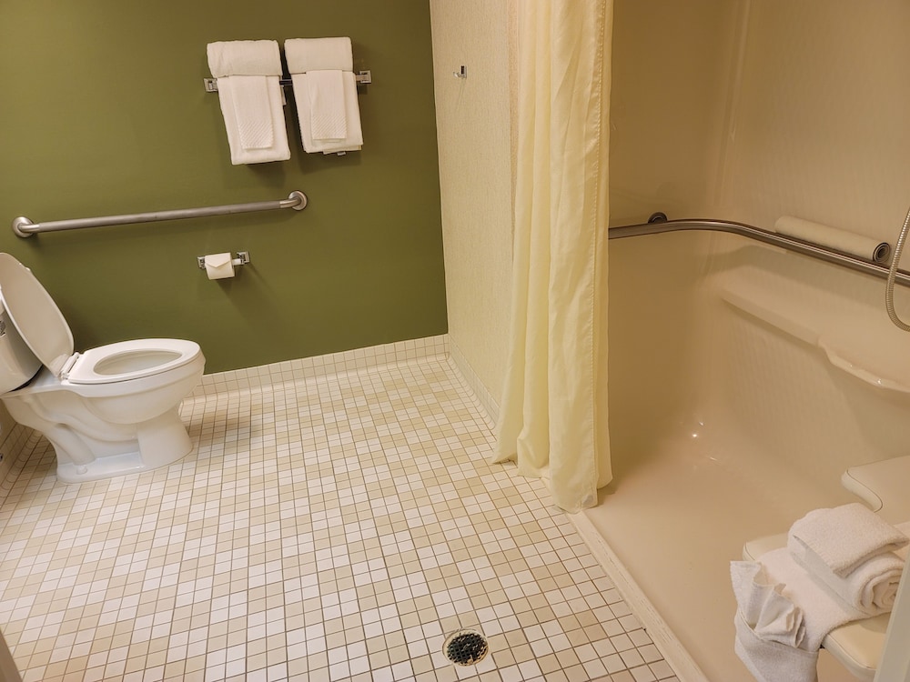 Sleep Inn & Suites Bay View Acme - Traverse City 66/68