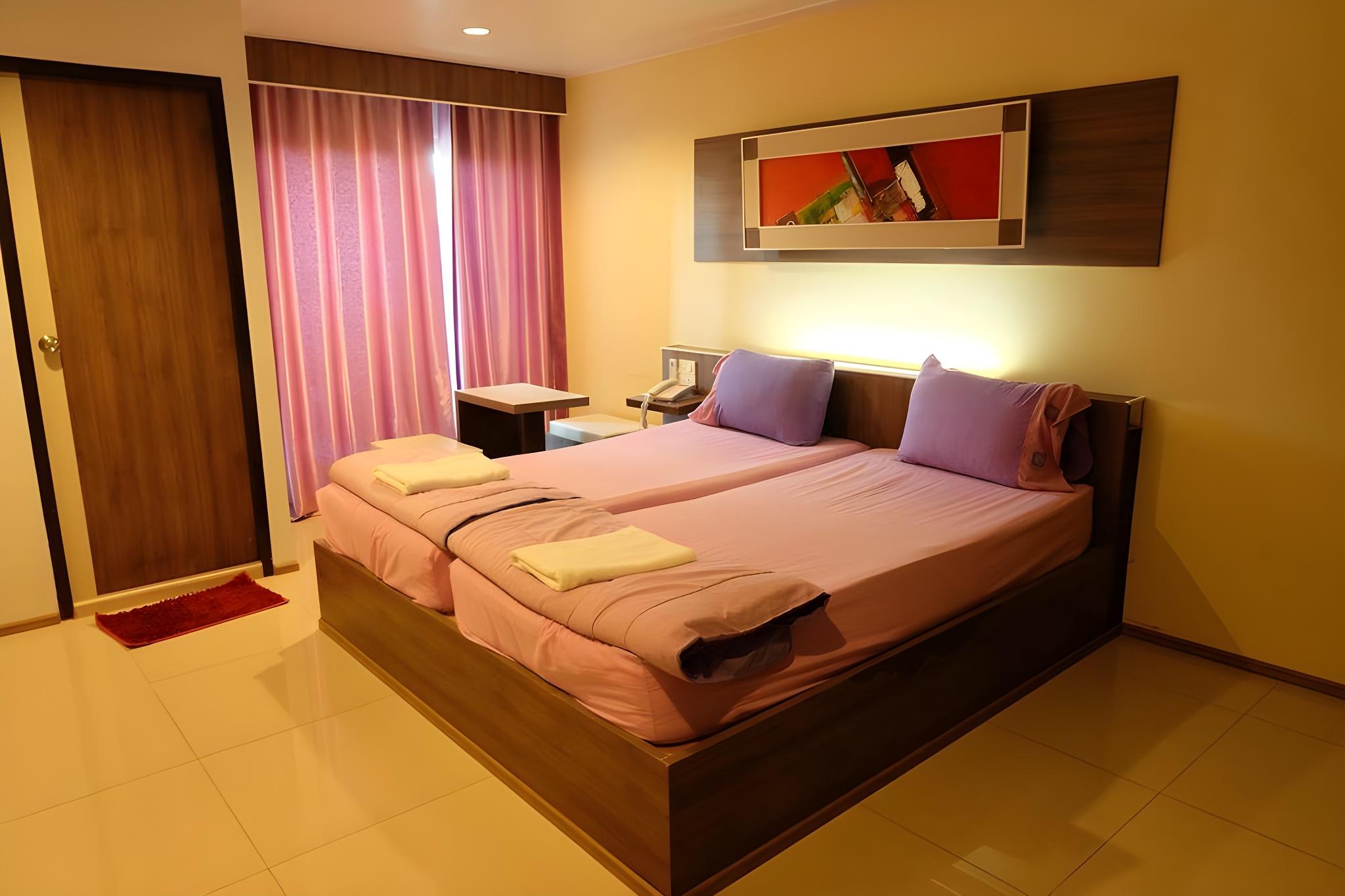Standard, Twin Beds, No Elevator