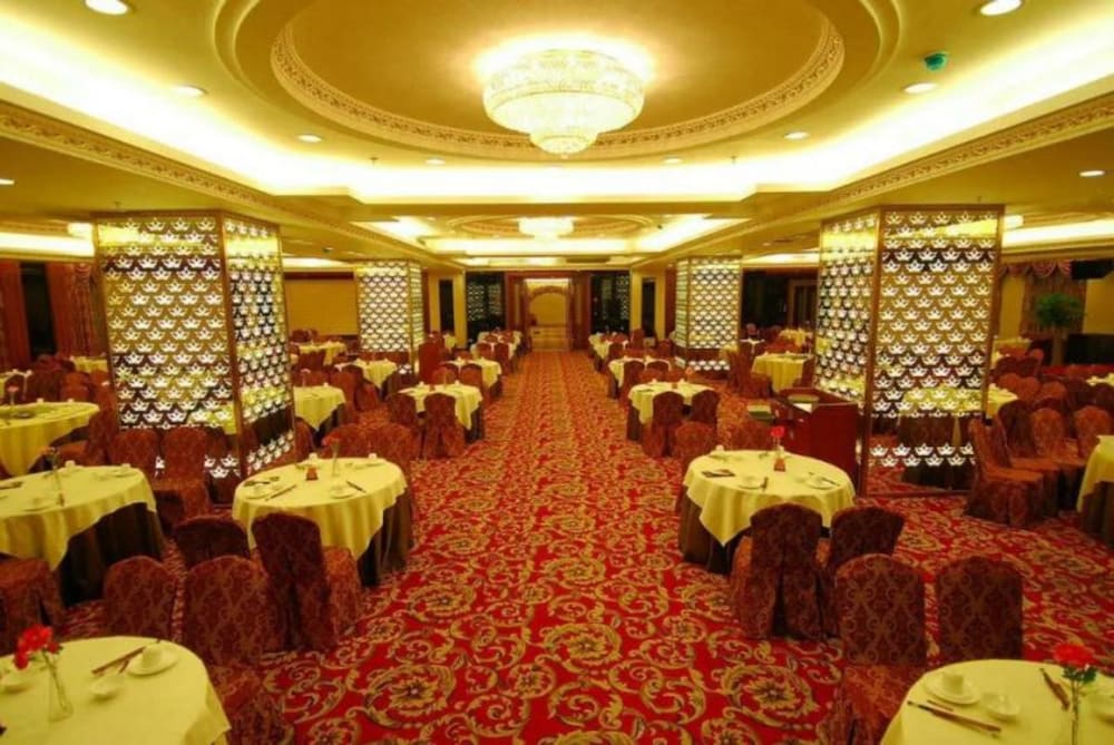 Baoyue Hotel 25/26