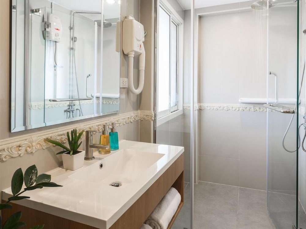 Ton Aor Place Hotel Ratchada 40/43