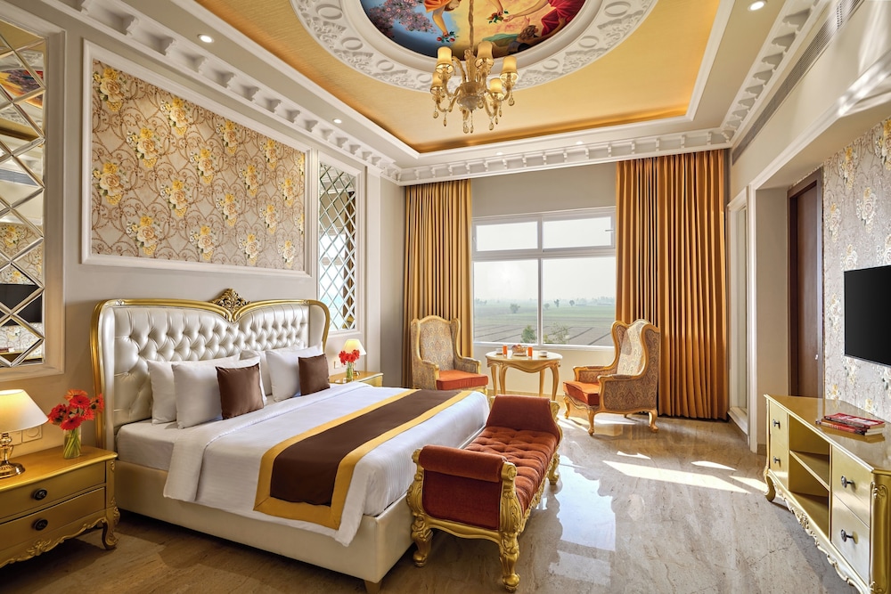 Royal Kingdom Resort 14/42