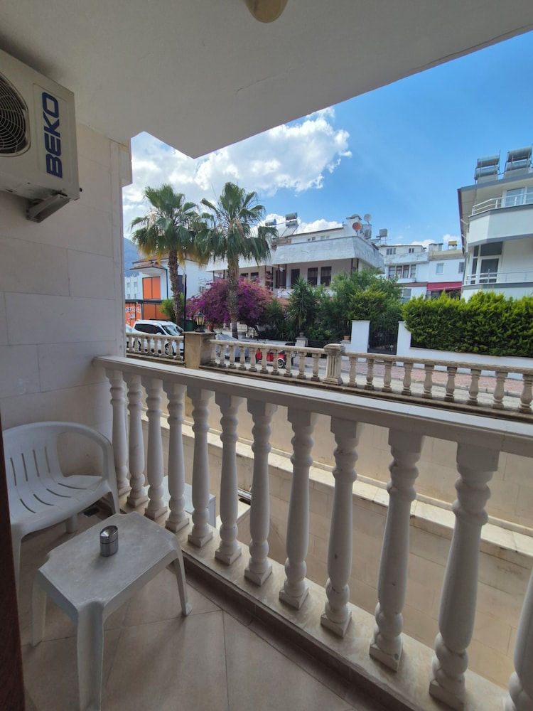Dinara Hotel 2/66
