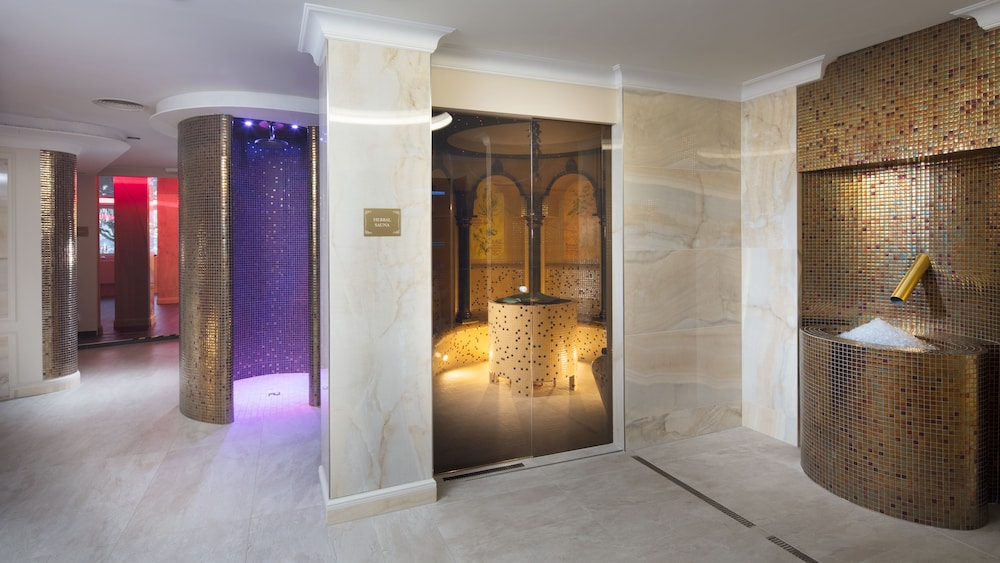 CHATEAU MONTY SPA RESORT 35/69