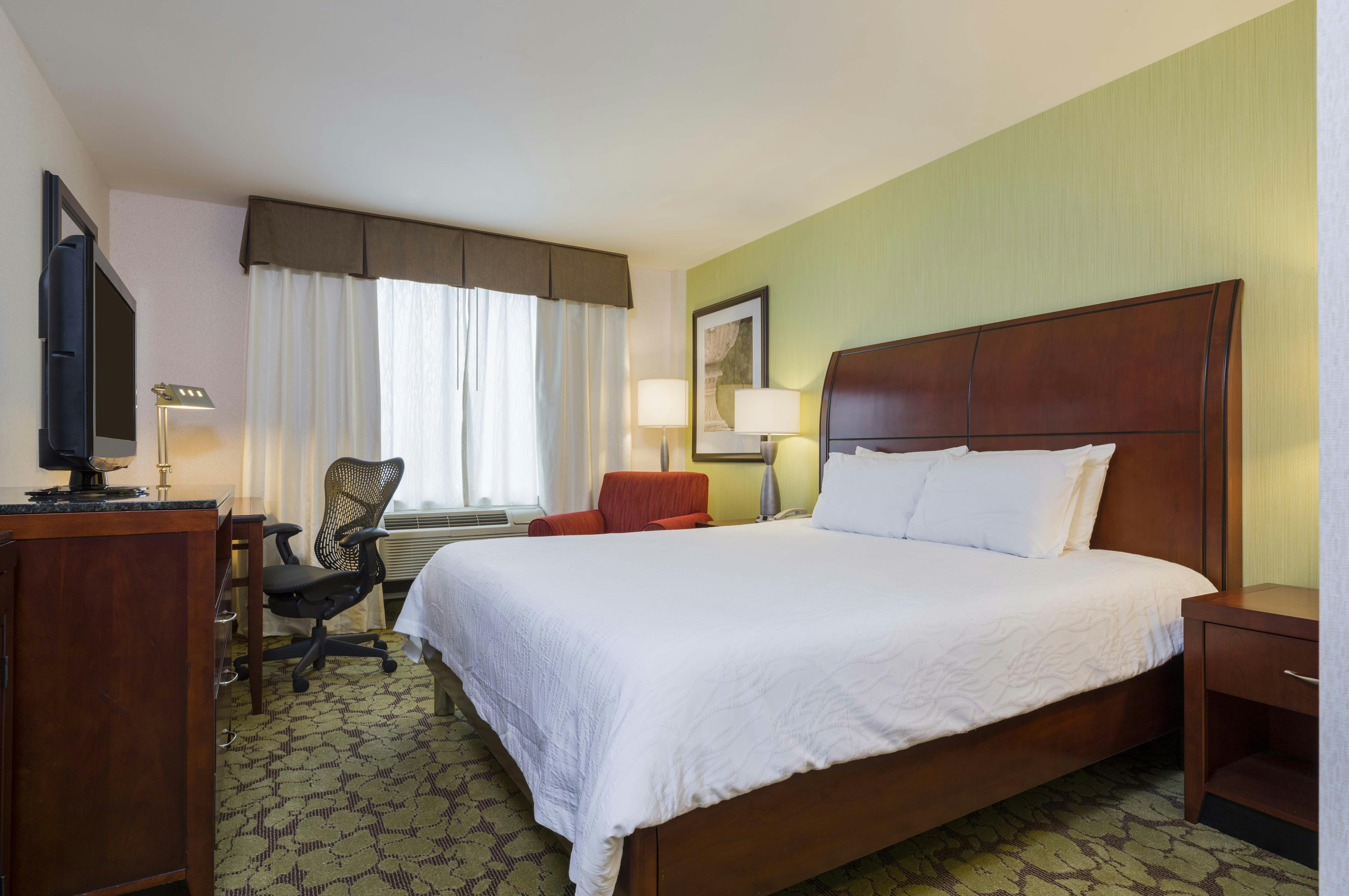 Hilton Garden Inn Queens/Jfk Airport 16/50