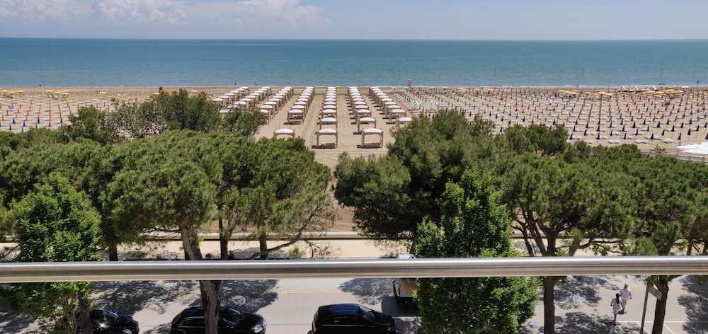 HOTEL AMBRA 47/50
