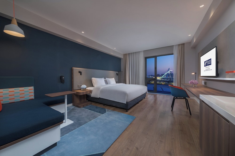 Room at Holiday Inn Express Beijing Shijingshan Lakeview, BEIJING