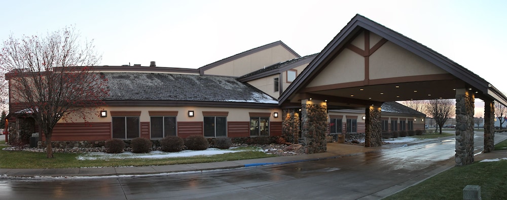 C Mon Inn Hotel Suites 10/46