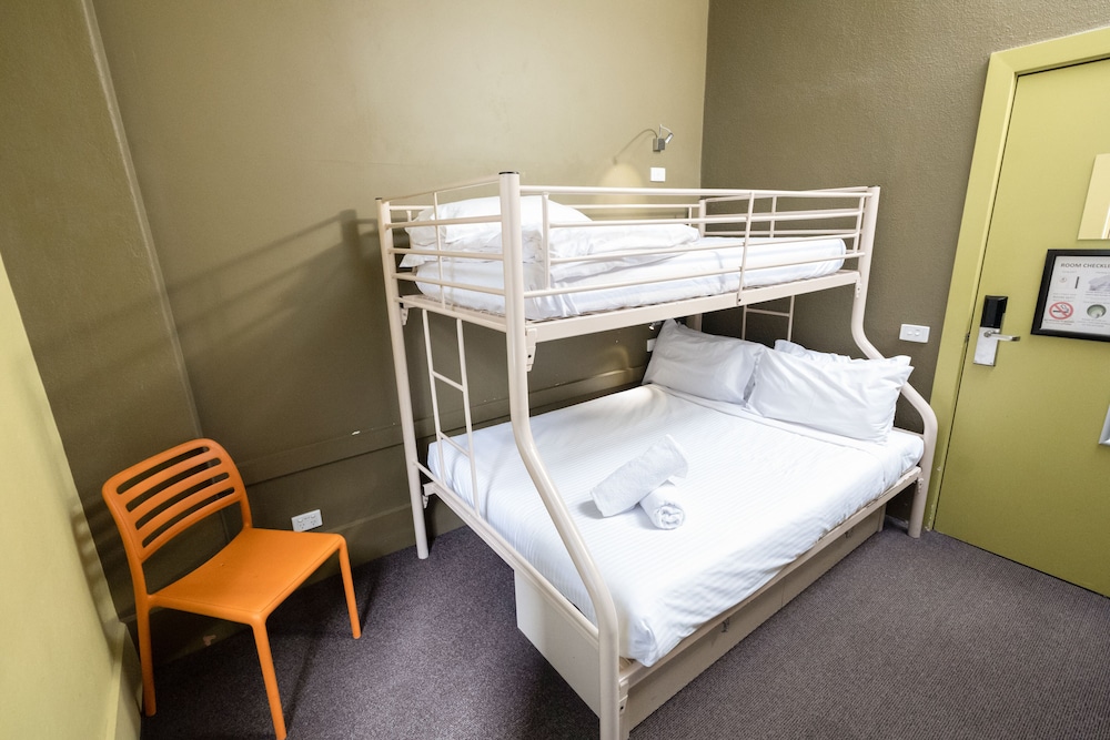 YHA Melbourne Central 14/35