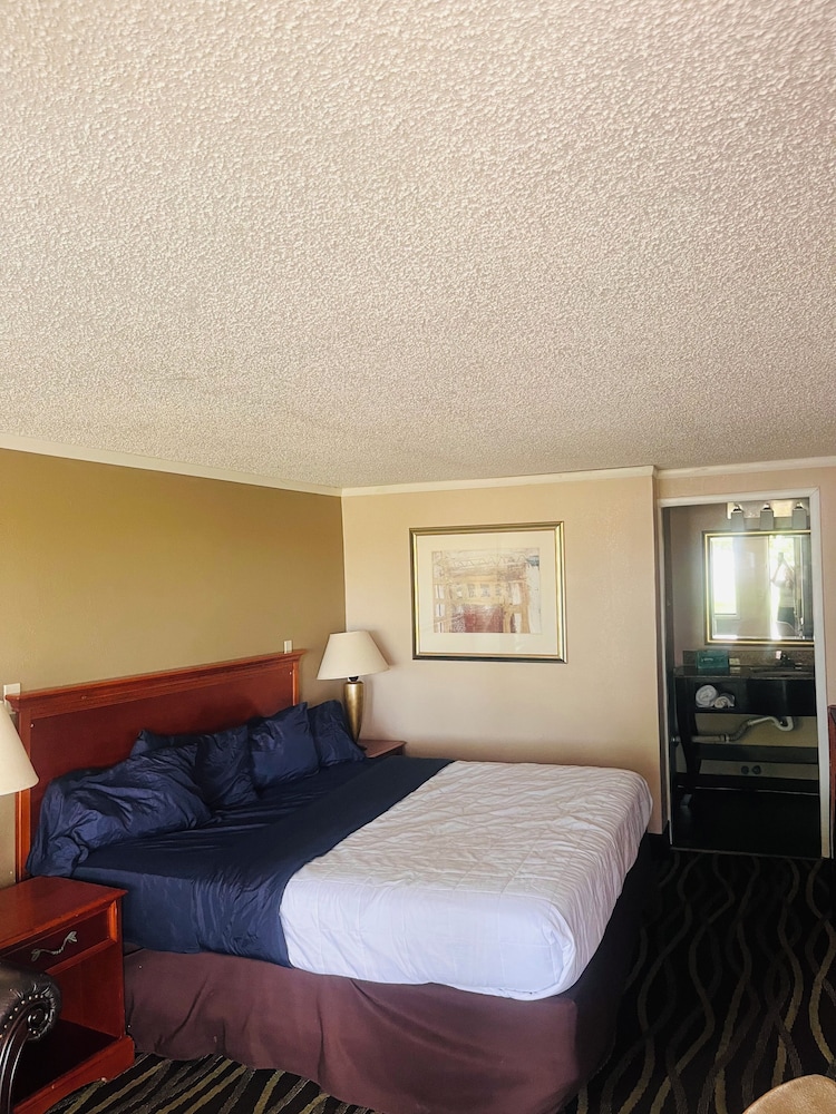Monroe Hotel 12/52