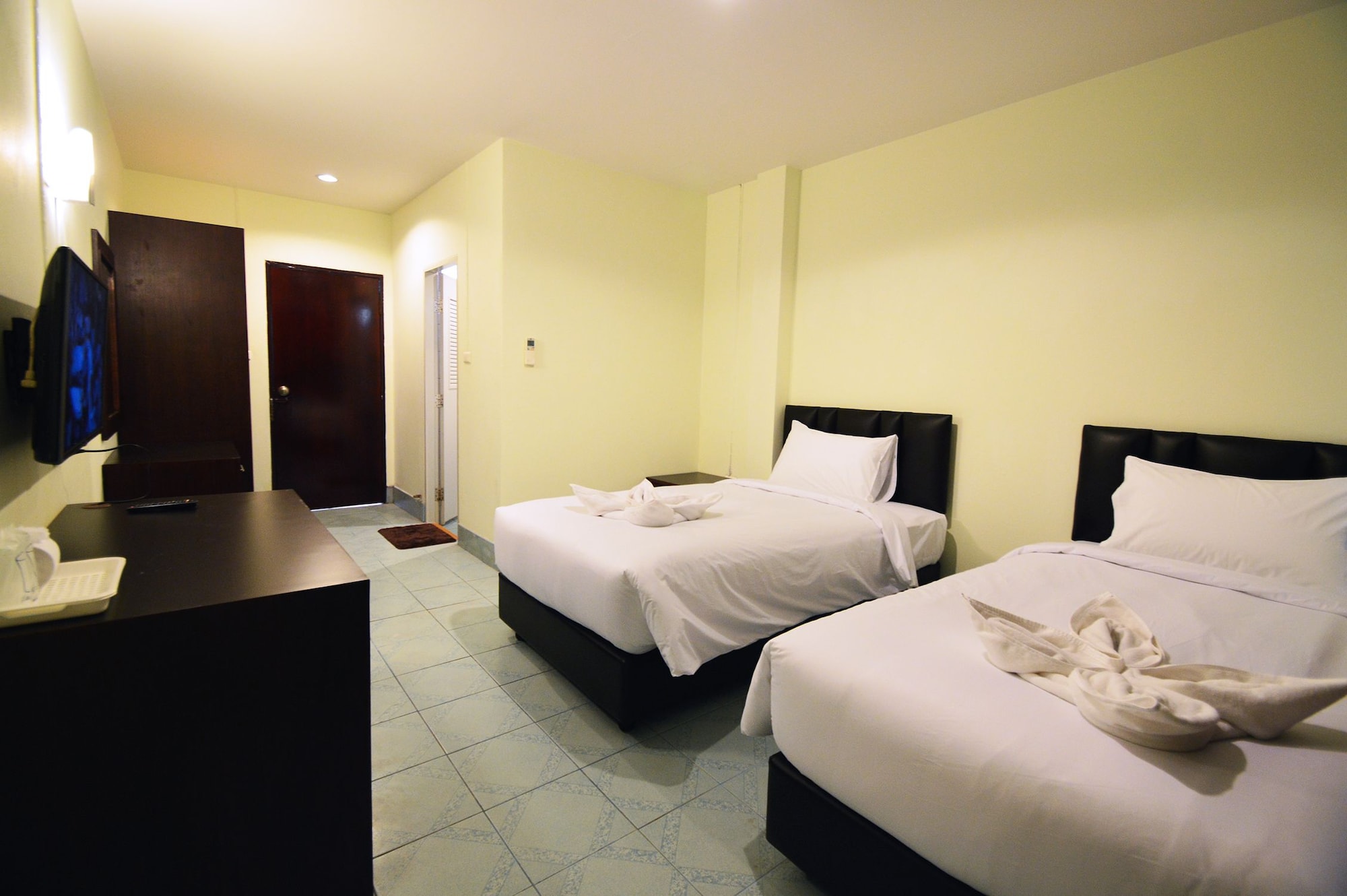 SUPERIOR, TWIN BEDS
