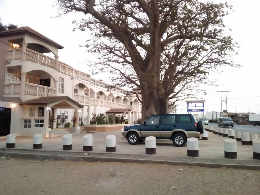 BAYINN HOTEL 16/26