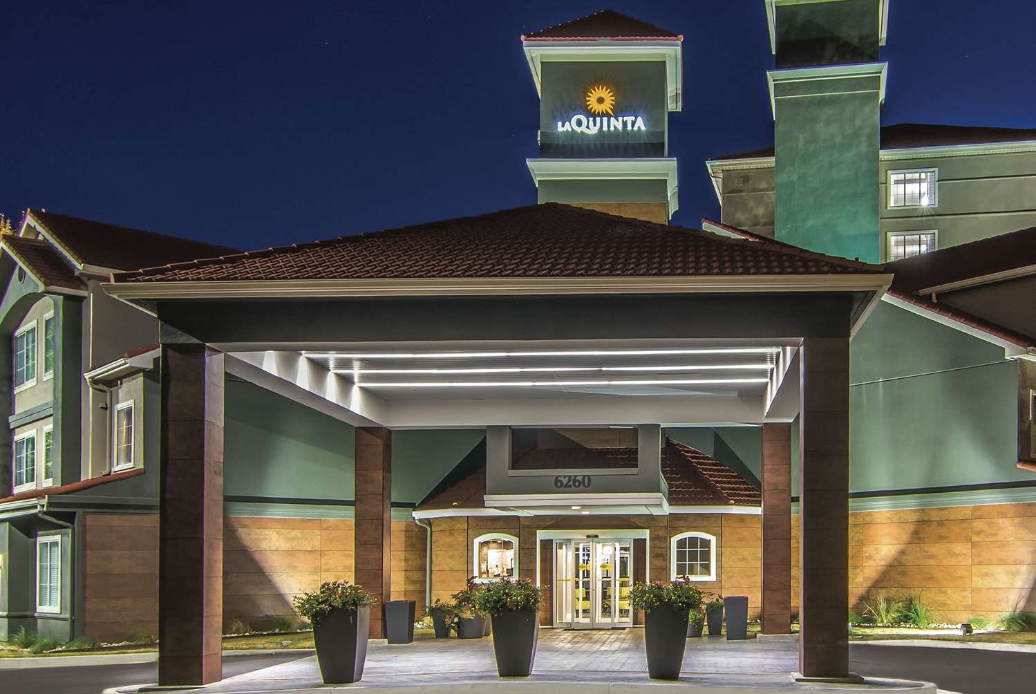La Quinta Inn & Suites by Wyndham Atlanta Perimeter Medical 9/45