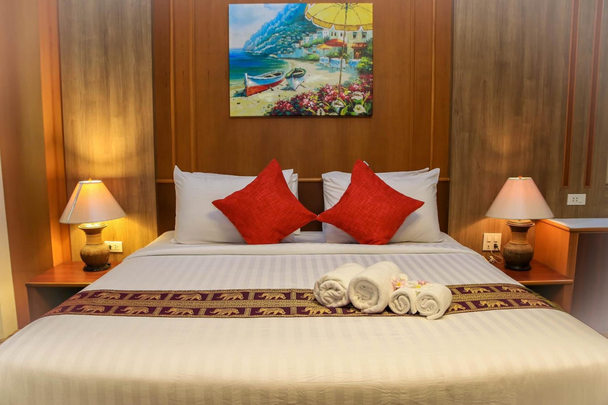 DELUXE, TWIN BEDS
