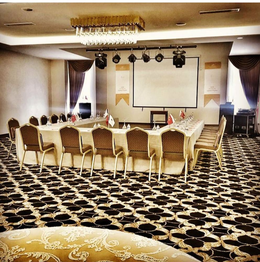 Hotel Excellence Inn 29/35