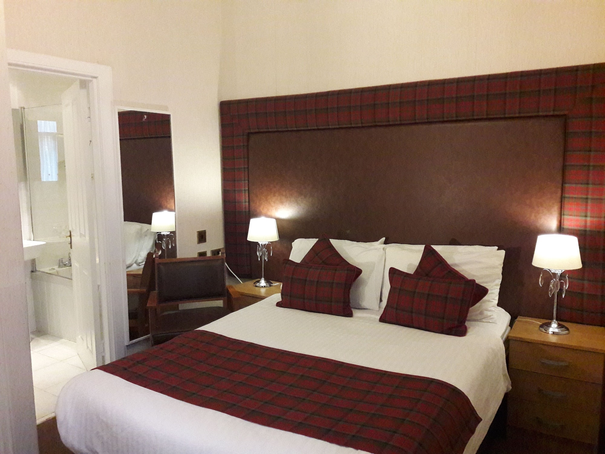 BUDGET, DOUBLE BED