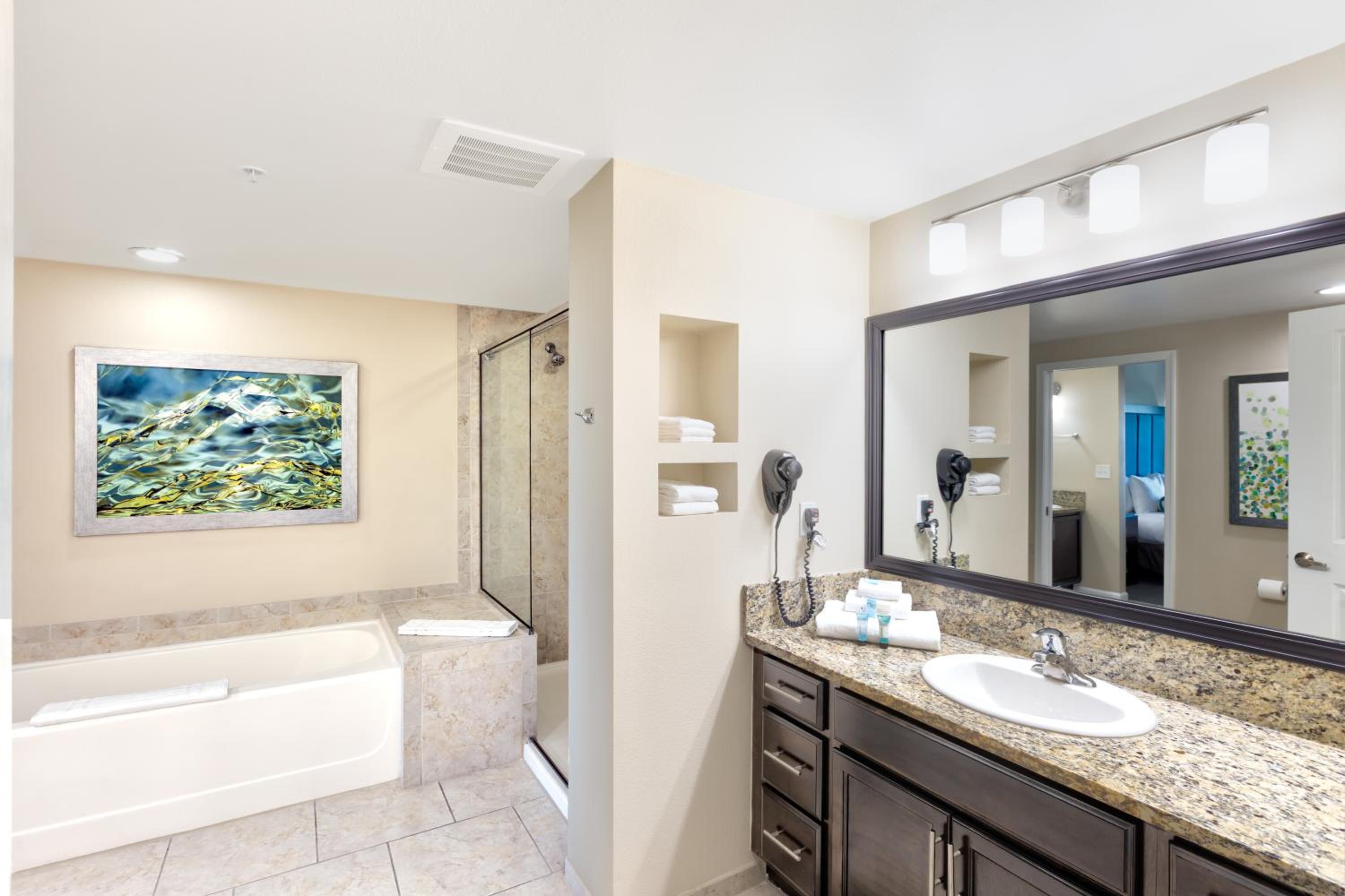 1 Bedroom, Suite, Fireworks View, Kitchen، Vacation Village At Parkway 2/6