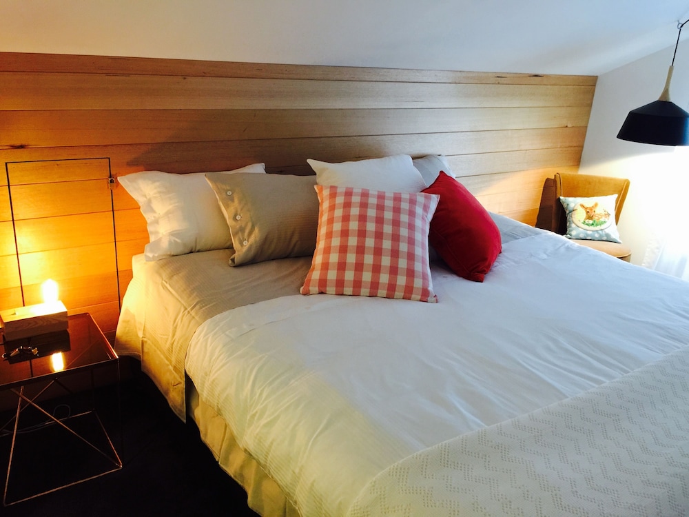 Sunny Side Up B&B 17/68