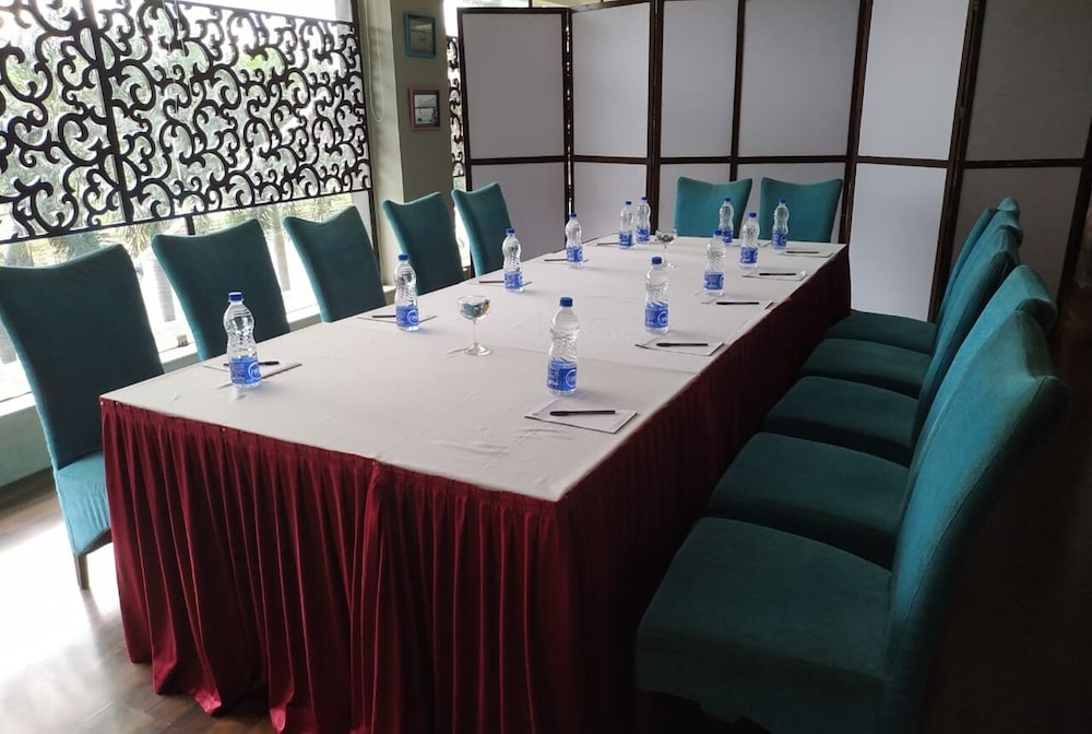 Pipal Tree Hotel 17/21