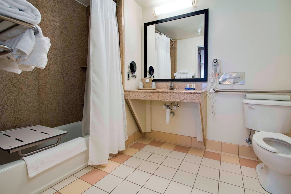 جناح تنفيذي بسرير كينج مع أريكة لذوي الإعاقة، Fairfield Inn Suites Clermont 3/3