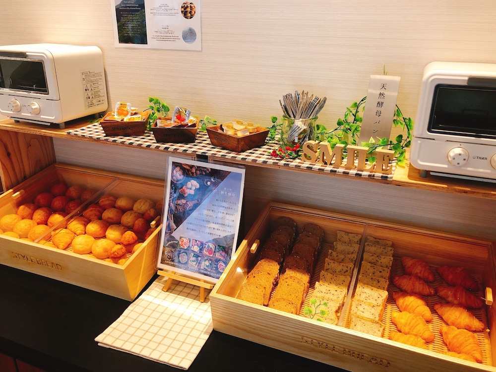 Smile Hotel Premium Osaka Hommachi 42/58