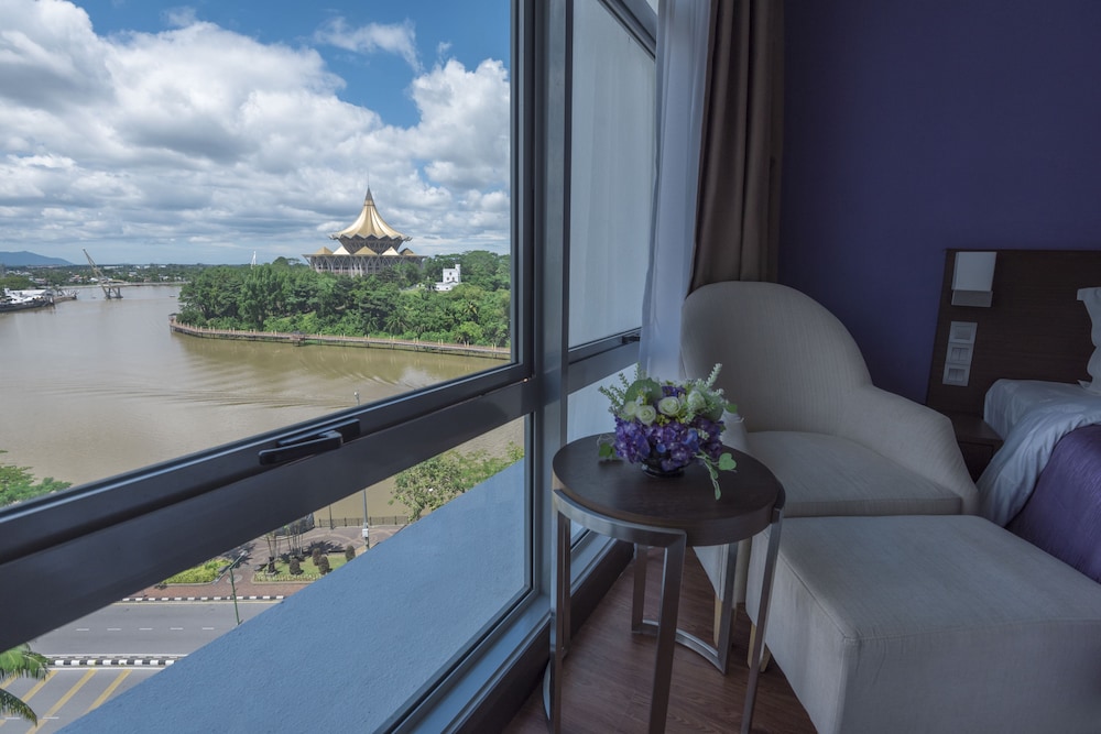 Riverside Majestic - Puteri Wing 44/60