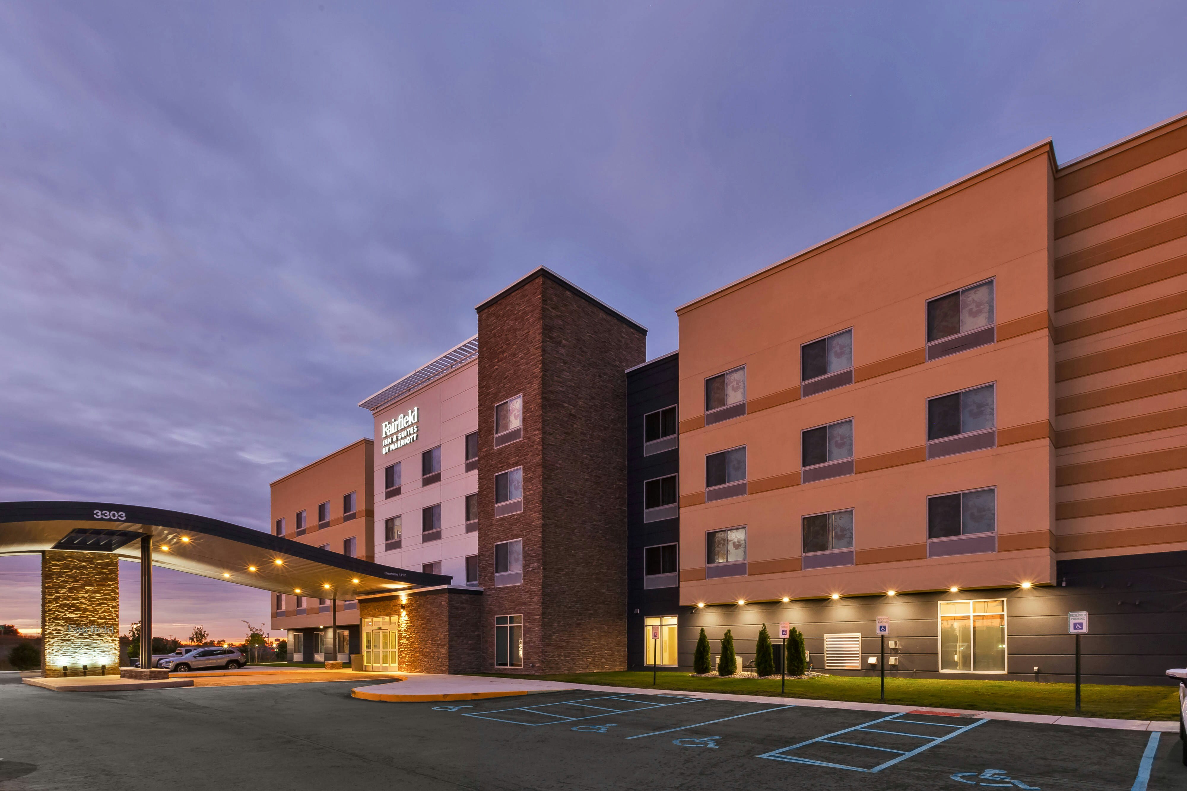 Fairfield Inn & Suites By Marriott Kalamazoo 32/33