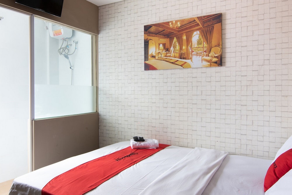 Reddoorz Plus Near Hayam Wuruk 2 12/33