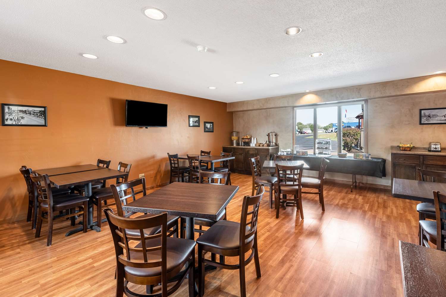 Americas Best Value Inn Suites St Marys 23/35