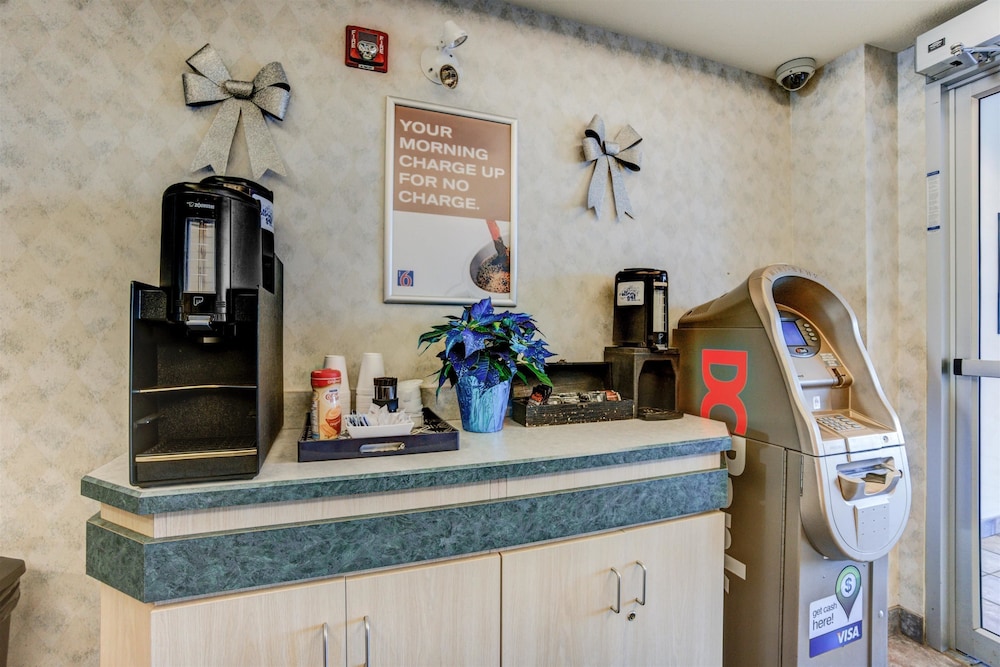 Motel6 Grande Prairie, AB 16/65