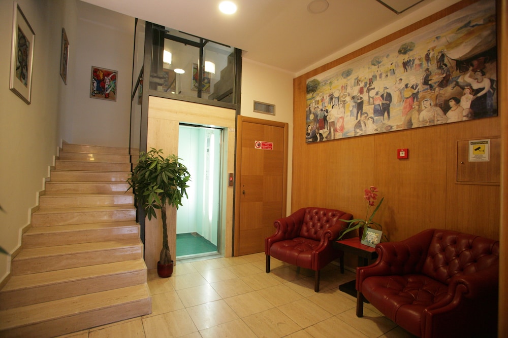 Hotel Piazza Marconi 28/35
