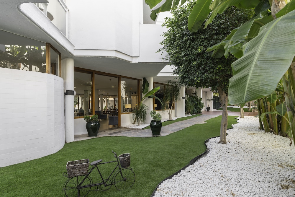 AluaSun Lago Rojo - Adults Only 37/50