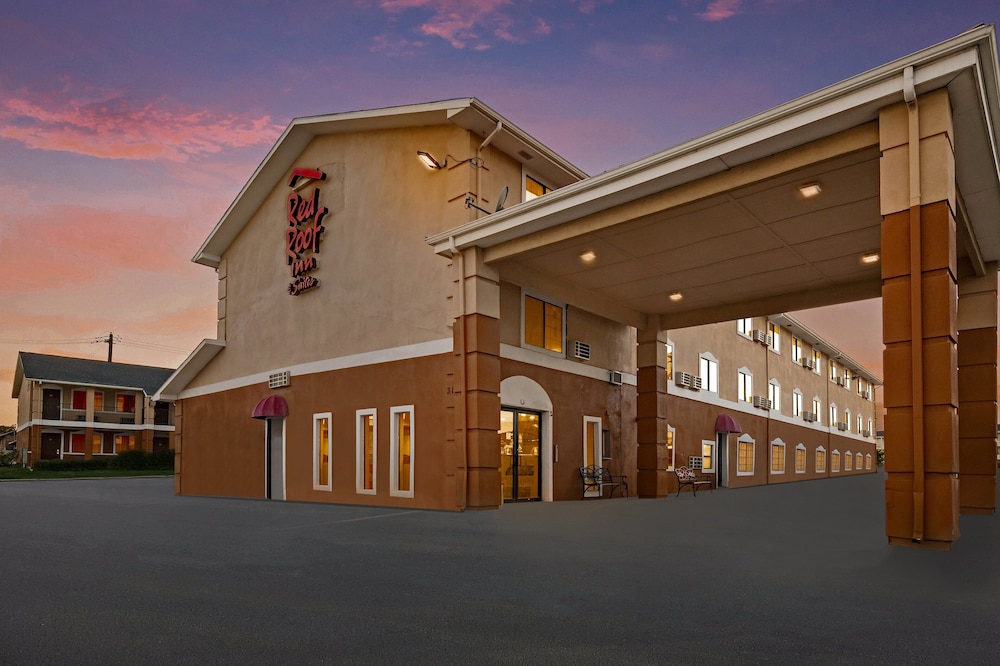 Red Roof Inn & Suites Denton in DENTON - TX