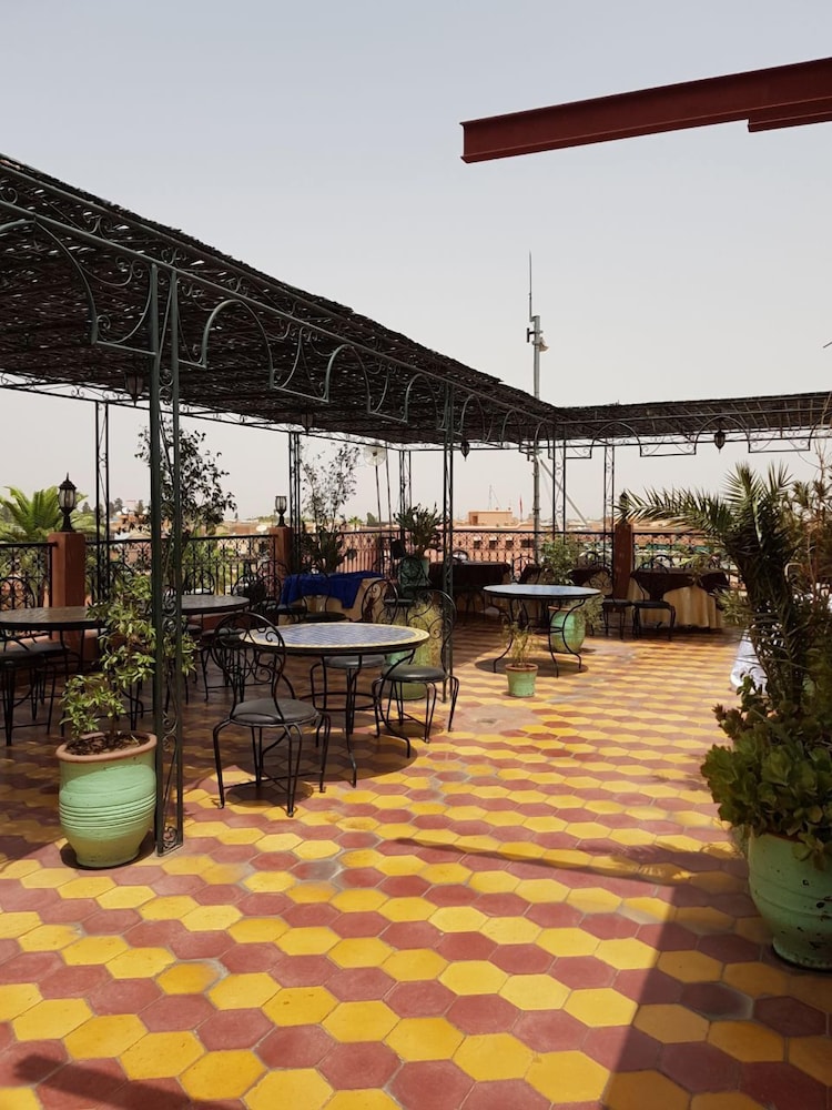 HOTEL ALI 66/72