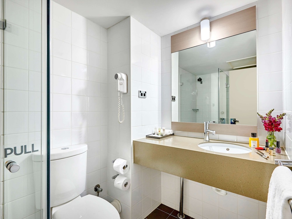 IBIS PERTH 16/70