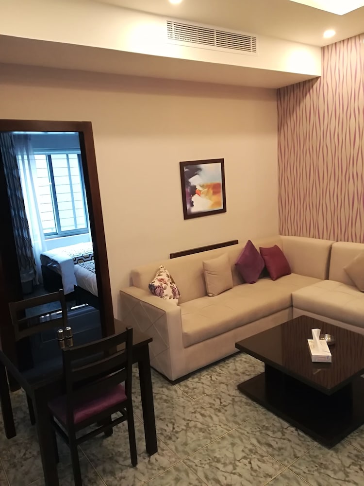 Shams al weibdeh hotel apartment 24/46