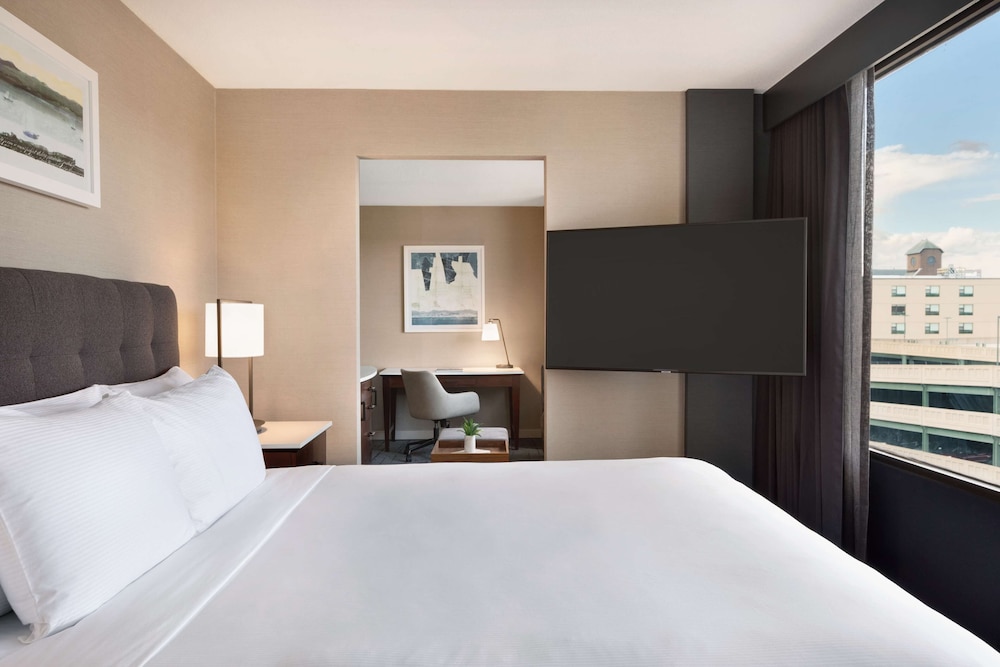 Hotel Champlain Burlington, Curio Collection by Hilton 20/77
