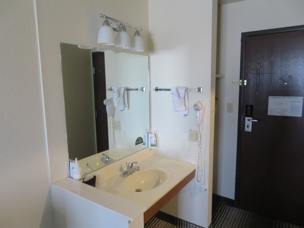 SureStay Plus by Best Western Montrose 25/48