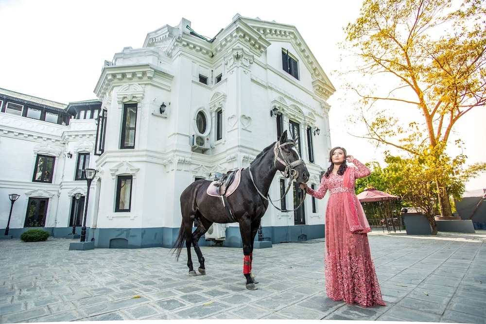 Royal Empire Boutique Hotel 47/47