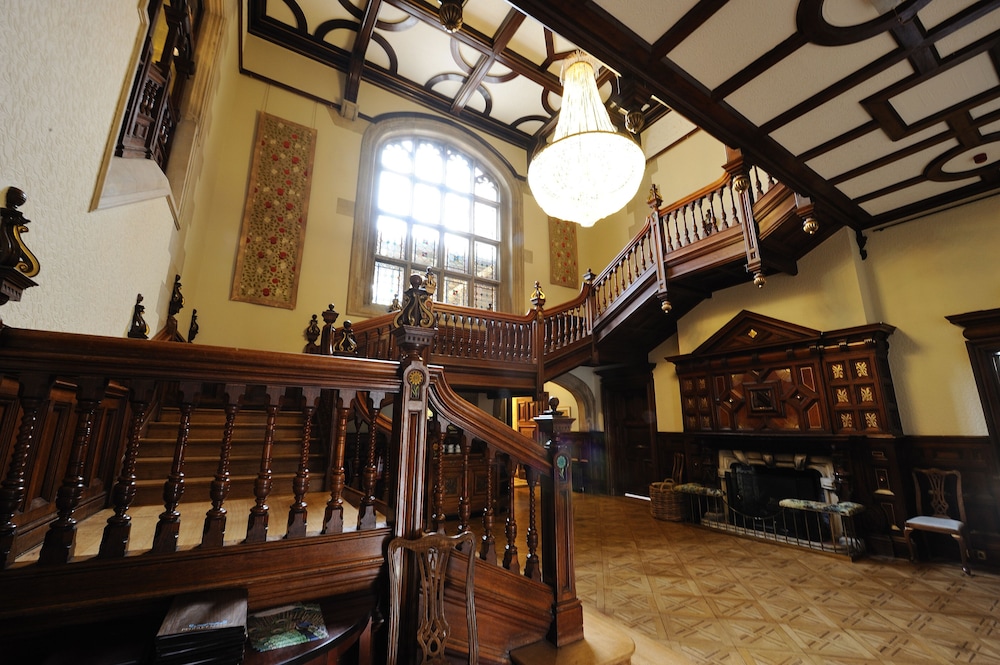Pendley Manor 32/50