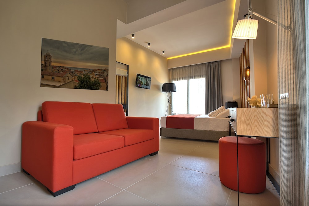 Elia Bettolo Hotel 5/69