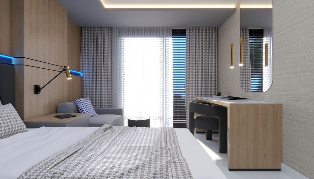 Almaris Resort Hotel 8/50