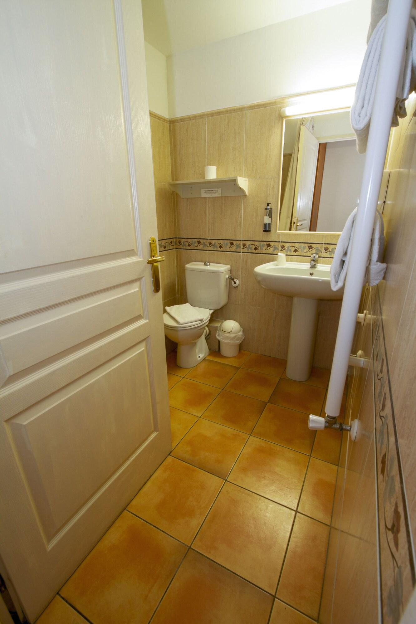 غرفة تقليدية بإطلالة على الفناء، Chalet de L Isere 4/6
