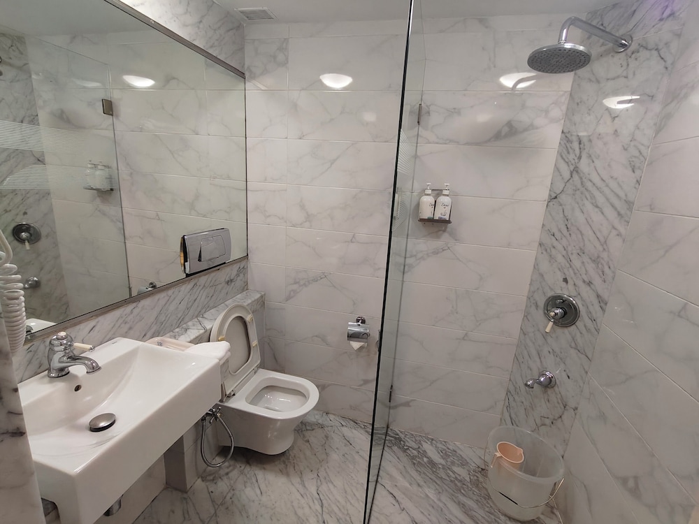Hotel Regency 42/54