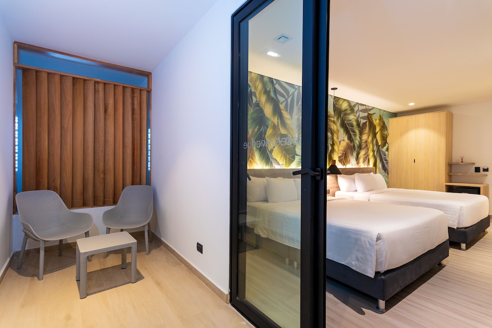 Sea Avenue Hotel 15/47