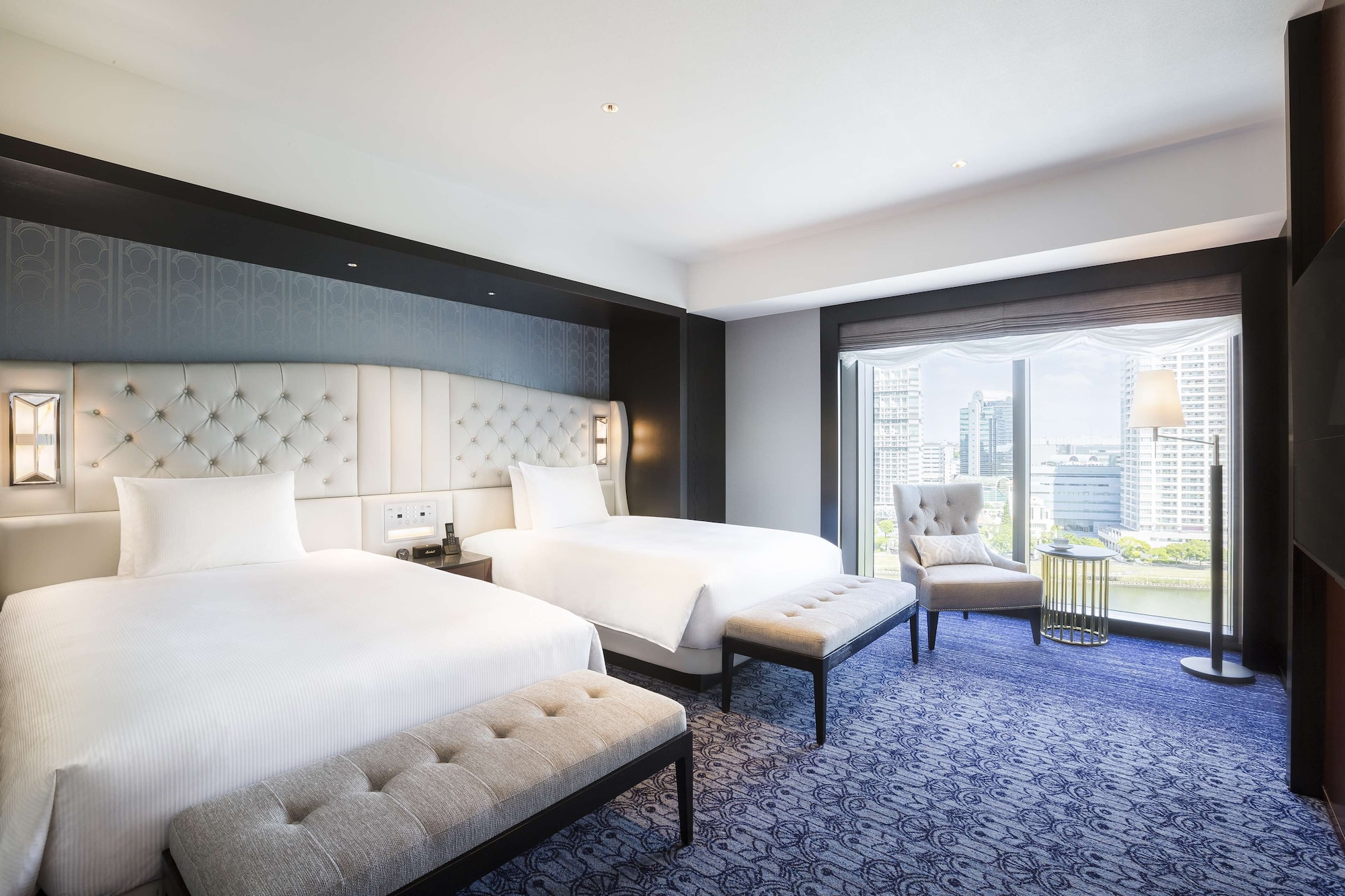 EXECUTIVE, SUITE, TWIN BEDS, LOUNGE ACCESS